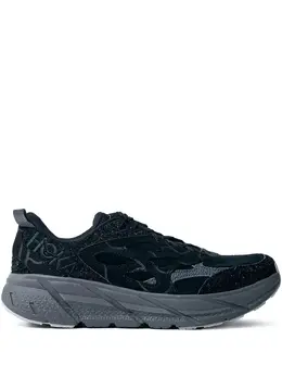 HOKA: Чёрные кроссовки 