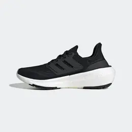 adidas: Светлые кроссовки  UltraBoost