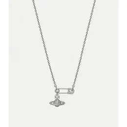 Vivienne Westwood: Подвеска 