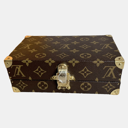 Louis Vuitton: Коричневая сумка 