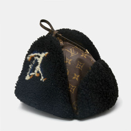 Louis Vuitton: Коричневая шляпа 