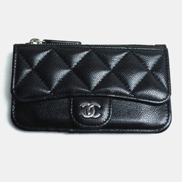 Chanel: Чёрная обложка 