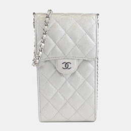 Chanel: Серебристая сумка 