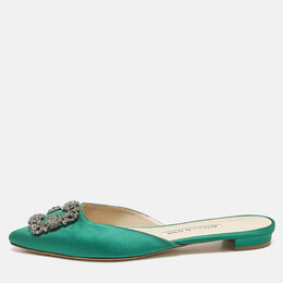 Manolo Blahnik: Зелёные сабо  Hangisi