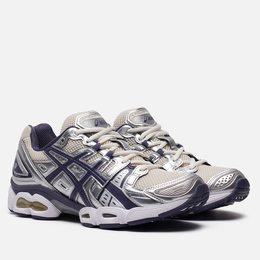 ASICS: Серебристые кроссовки  Gel-Nimbus
