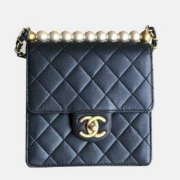Chanel: Голубая сумка 