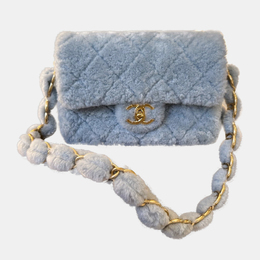 Chanel: Голубая сумка 