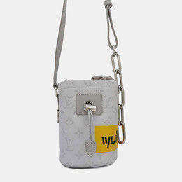 Louis Vuitton: Сумка 