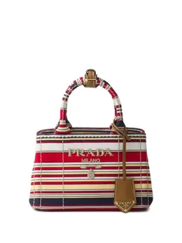 Prada: Красная сумка 