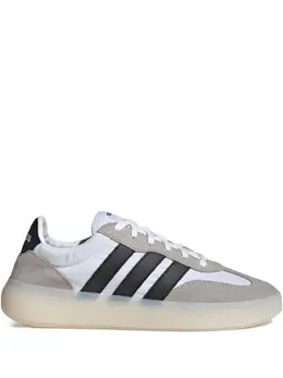 adidas: Белые кроссовки 