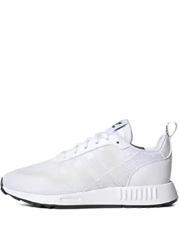 adidas: Белые кроссовки 