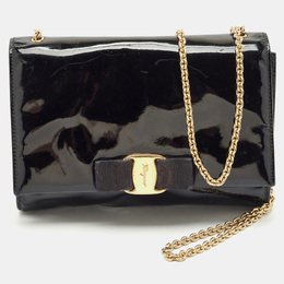 Salvatore Ferragamo: Чёрная сумка через плечо  Vara Bow