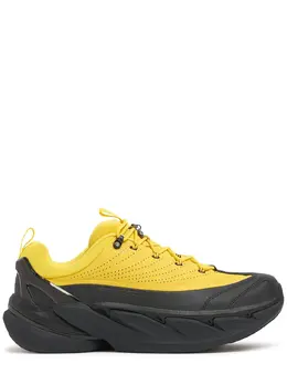 HOKA: Жовті кросівки 