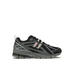 New Balance: Чёрные кеды  1906R