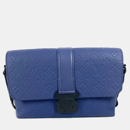Louis Vuitton: Голубой плащ 