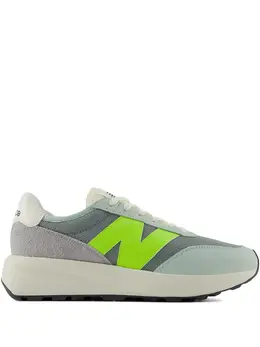 New Balance: Светлые кроссовки 