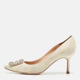 Manolo Blahnik: Туфли  Hangisi
