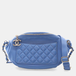 Chanel: Голубая сумка 