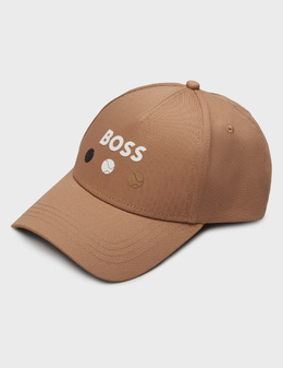 BOSS: Бежеві кепки 