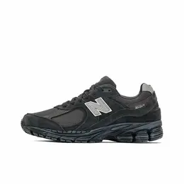 New Balance: Серые кроссовки  2002R