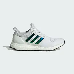 adidas: Белые кроссовки  UltraBoost