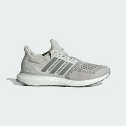 adidas: Серые кроссовки  UltraBoost