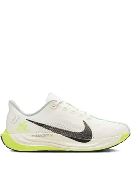 Nike: Белые кроссовки  Plus