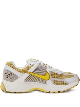 Nike: Жёлтые кроссовки 
