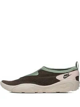 Nike: Светлые кроссовки 