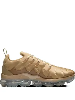 Nike: Светлые кроссовки  Air Vapormax Plus