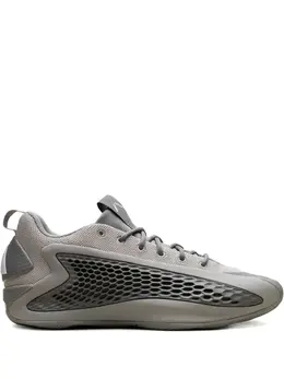 adidas: Кроссовки 