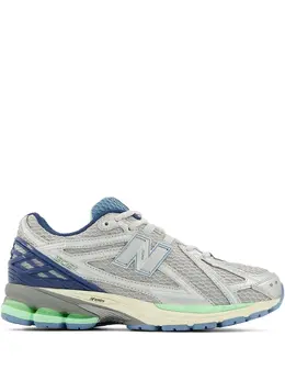 New Balance: Серебристые кроссовки 