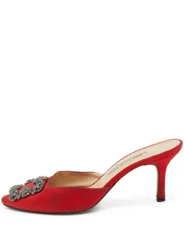 Manolo Blahnik: Красные сабо  Hangisi