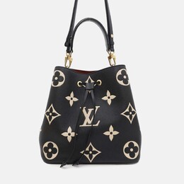 Louis Vuitton: Чёрная сумка 