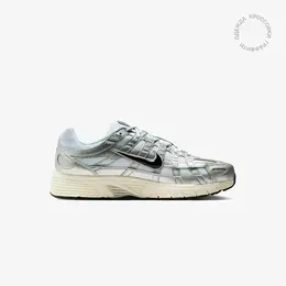 NIKE: Серебристые кроссовки 