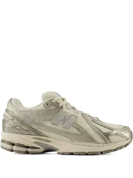 New Balance: Бежевые кроссовки 