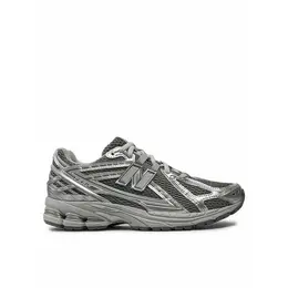New Balance: Серебристые кроссовки  1906R