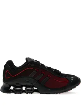 adidas: Красные кроссовки 