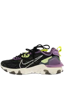 Nike: Фиолетовые кроссовки  React Vision