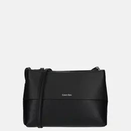 CALVIN KLEIN: Чёрная сумка 