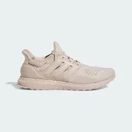 adidas: Коричневые кроссовки  UltraBoost