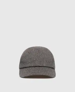 Loro Piana: Сірі кепки 