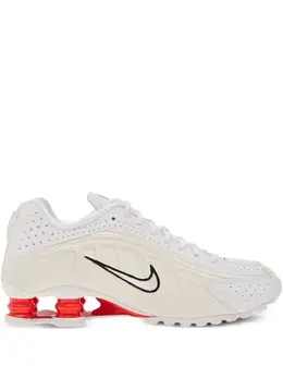 Nike: Белые кроссовки  Shox R4