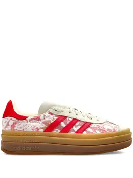 adidas: Красные кроссовки 