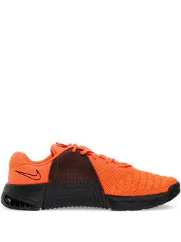 Nike: Оранжевые кроссовки 