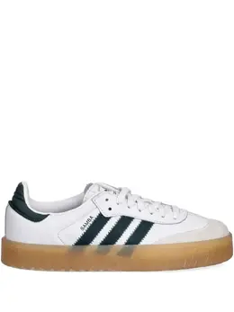 adidas: Белые кроссовки 