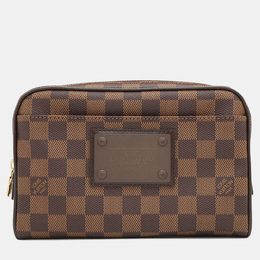 Louis Vuitton: Коричневая сумка 