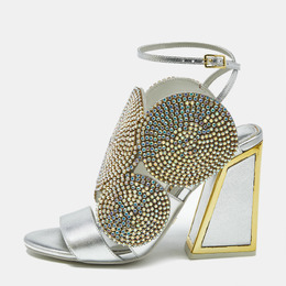 Kat Maconie: Серебристые сандалии 