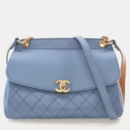 Chanel: Голубая сумка 