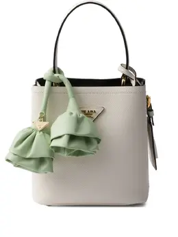 Prada: Белая сумка 